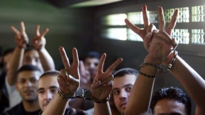 5 معتقلين يواصلون إضرابهم المفتوح