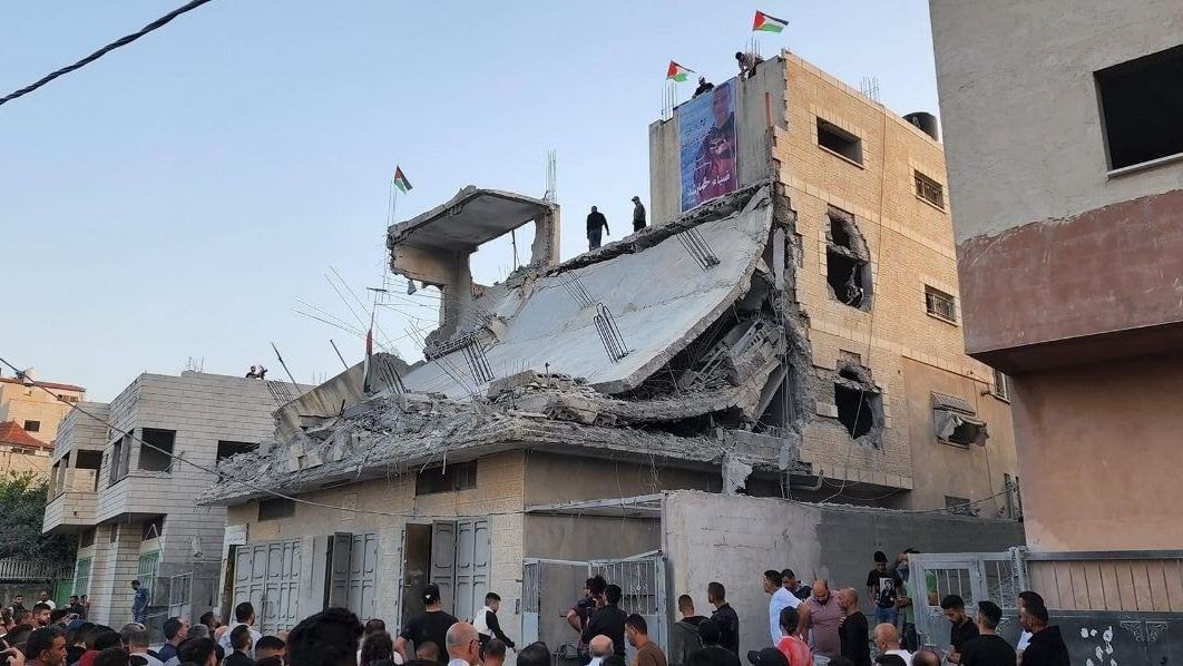 الاحتلال يفجّر منزل الشهيد ضياء حمارشة