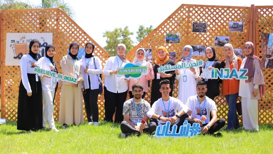 فوز الجامعة العربية الامريكية بجائزة أفضل مبادرة (رسائل من المخيم) على مستوى محافظات الوطن