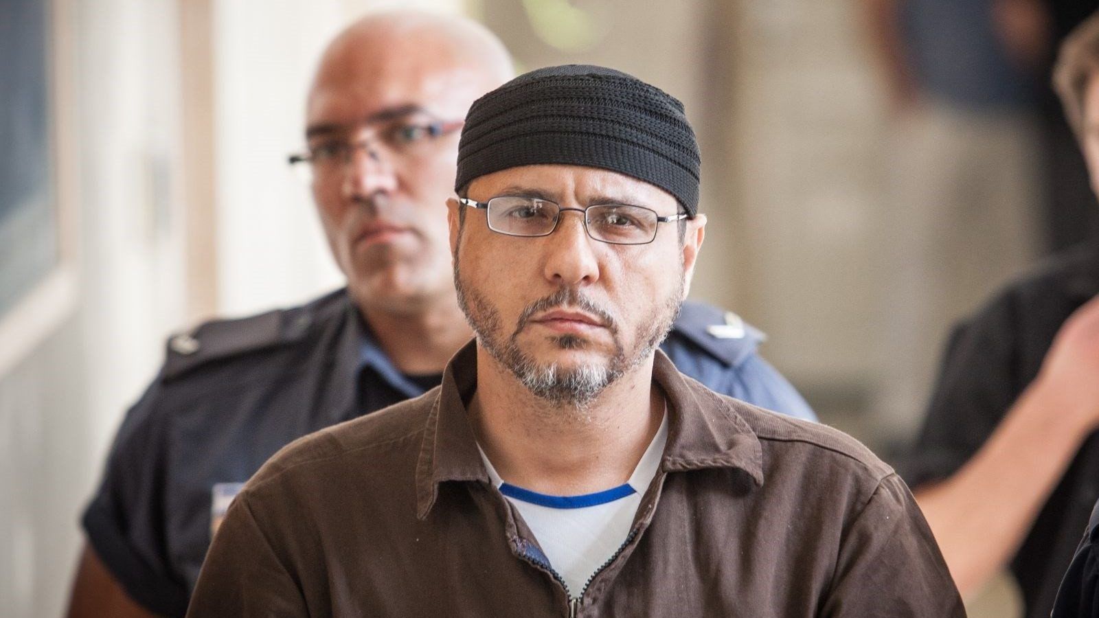 الأسير عبدالله البرغوثي يُعلق إضرابه عن الطعام