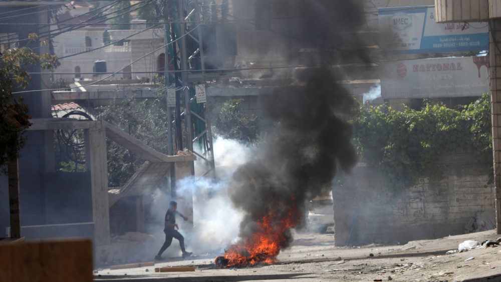 اعتقال طفل وإصابة آخرين في تقوع