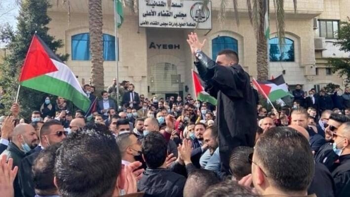 نقابة المحامين تعلق العمل أمام كافة المحاكم