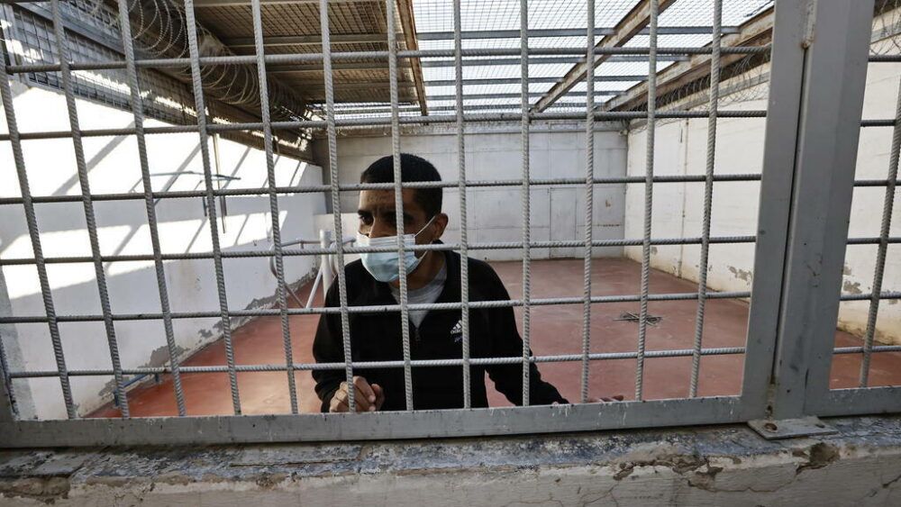 إصابة الأسير زكريا الزبيدي بفيروس كورونا