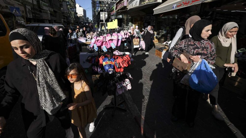 غزة تصنع عيدها بهدوء رغم كل التحديات