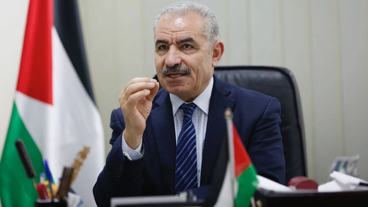 اشتية يطالب العالم بالضغط على الاحتلال لوقف جرائمه في الضفة الغربية