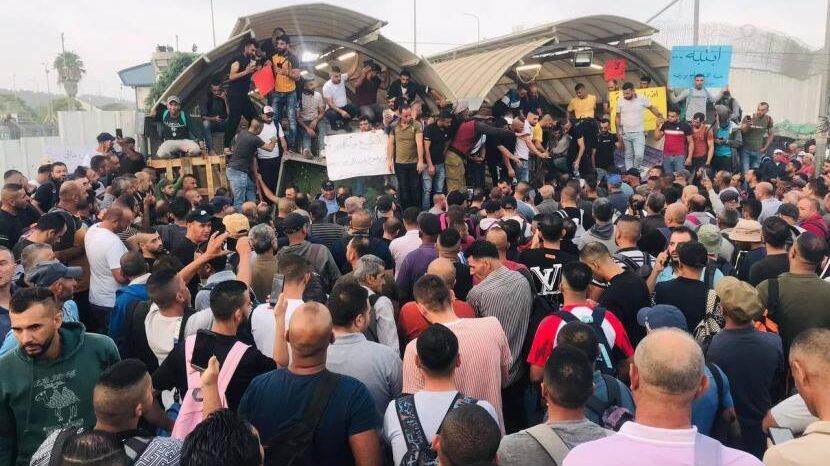 نصري أبو جيش: لن نسمح لأحد المساس بالعمال الفلسطينين