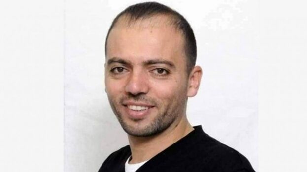 المعتقل عواودة يواصل إضرابه عن الطعام لليوم 153 وسط ظروف صحية حرجة