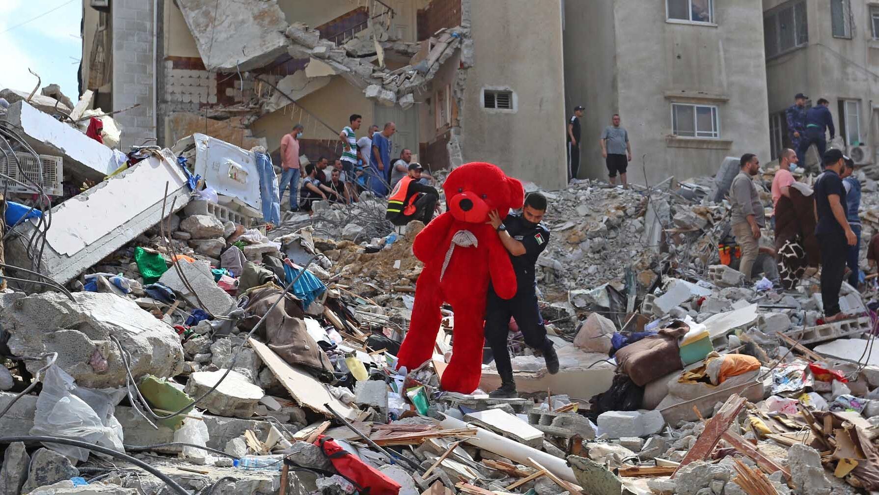 حكايات غزة: يصمت العالم وتحكي بدمها