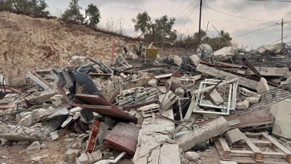 الاحتلال يهدم منزلا مأهولا في بلدة سبسطية