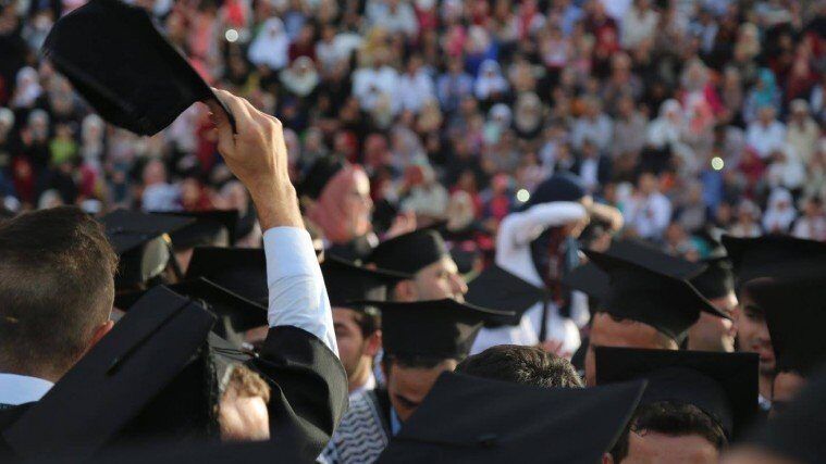 أرقام حديثة.. 517 ألف عاطل عن العمل بالضفة والقطاع