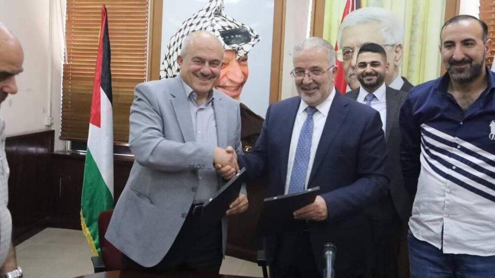 النقل والمواصلات وبلدية نابلس توقعان إتفاقية لإنشاء شركة نقل عام داخل المدينة