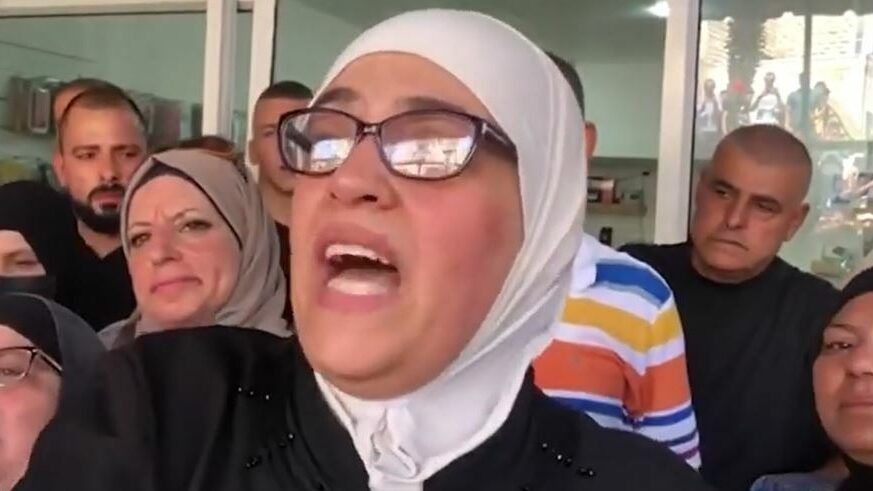 والدة النابلسي: اتصل بي وهو محاصر وطلب مني أن لا أبكي أو احزن في حال ارتقائه