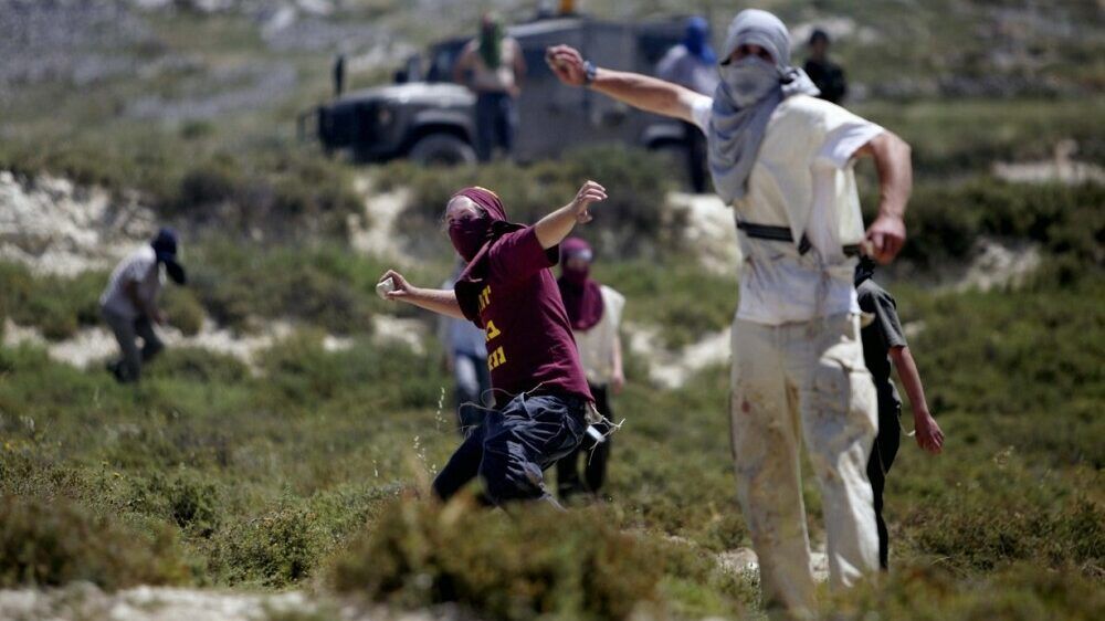 594 اعتداءً للاحتلال والمستوطنين خلال شهر تموز