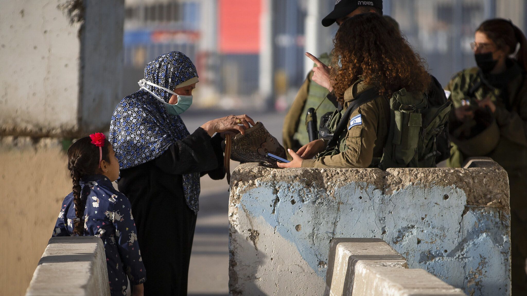 هذا يحصل في فلسطين