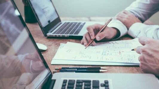 الحد من البطالة من خلال مشاريع صغيرة مستدامة