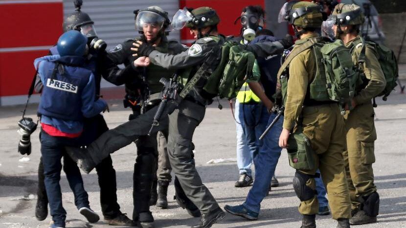 اليوم العالمي للتضامن مع الصحفي الفلسطيني