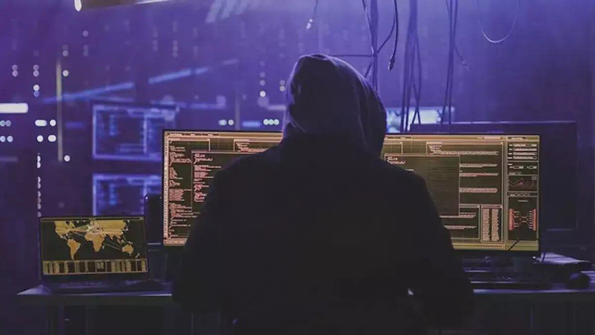 فريق "السايبر" التابع للأجهزة الأمنية يتمكن من فك التشفير الذي تعرضت له خوادم وزارة الصحة