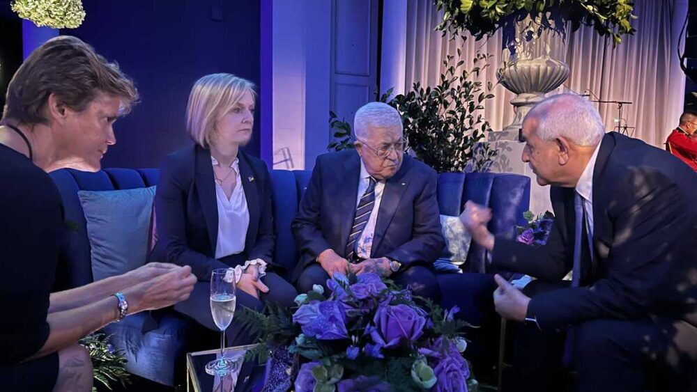 الرئيس عباس يؤكد على حقوق شعبنا خلال لقاءه بالعديد من زعماء العالم