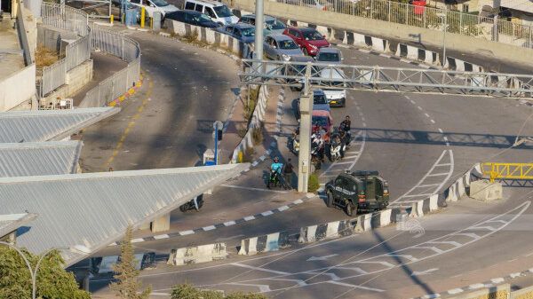 الاحتلال يواصل حصار مخيم شعفاط لليوم الثالث