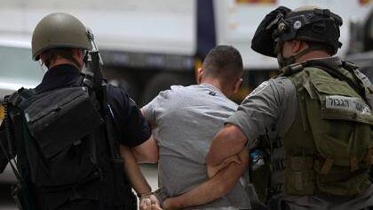 الاحتلال يعتقل شابا من مدينة طوباس على حاجز عسكري