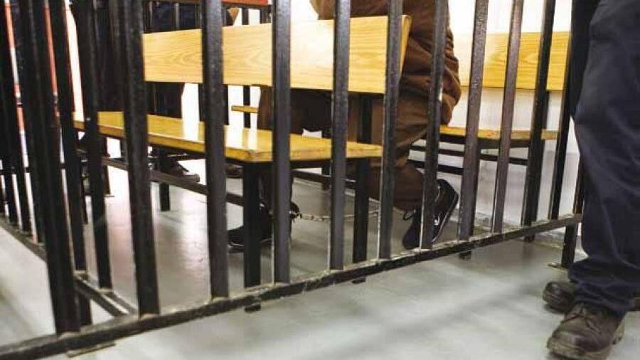 نادي الأسير: 70 معتقلا إداريا يقاطعون محاكم الاحتلال