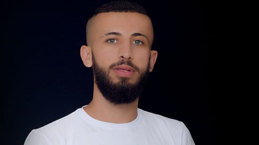 المطارد "محمود البنا" يعلن تسليم نفسه للأمن الفلسطيني لحمايته