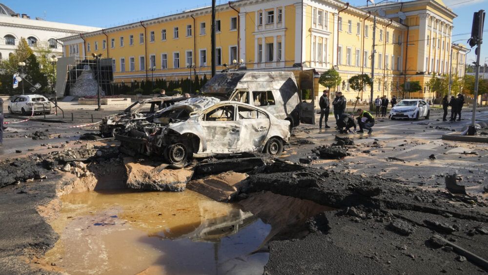 روسيا وأوكرانيا: بوتين يتهم كييف بـ"الإرهاب" بعد التفجير الذي استهدف جسر القرم