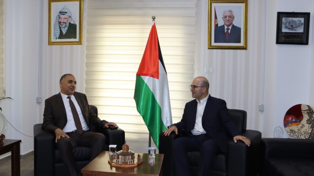 الهدمي يطلع السفير المغربي على خطورة الأوضاع بالقدس