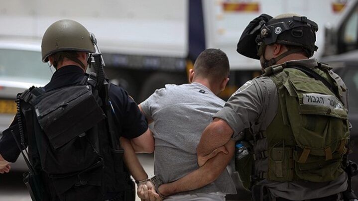 الاحتلال يعتقل مواطنين من سلوان والخليل