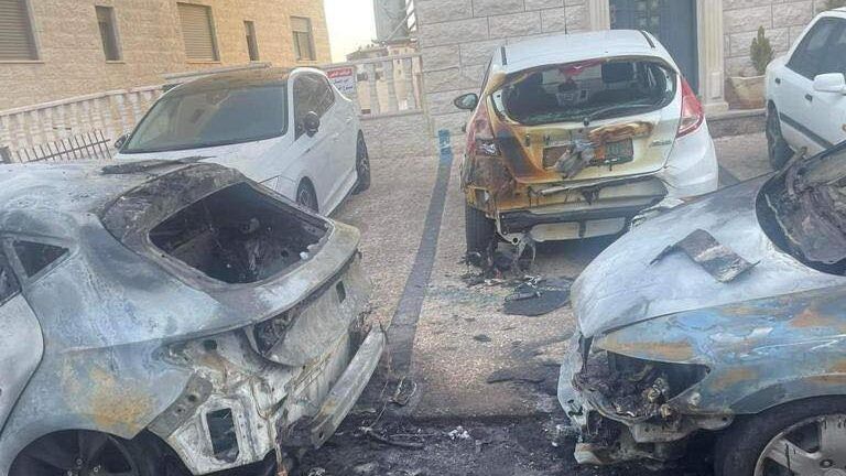 القبض على المشتبه به باحراق 4 مركبات في رام الله