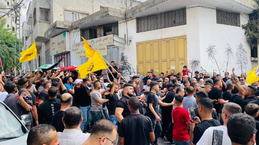 جماهير شعبنا في قلقيلية تشيع جثمان الشهيد الفتى عادل داوود