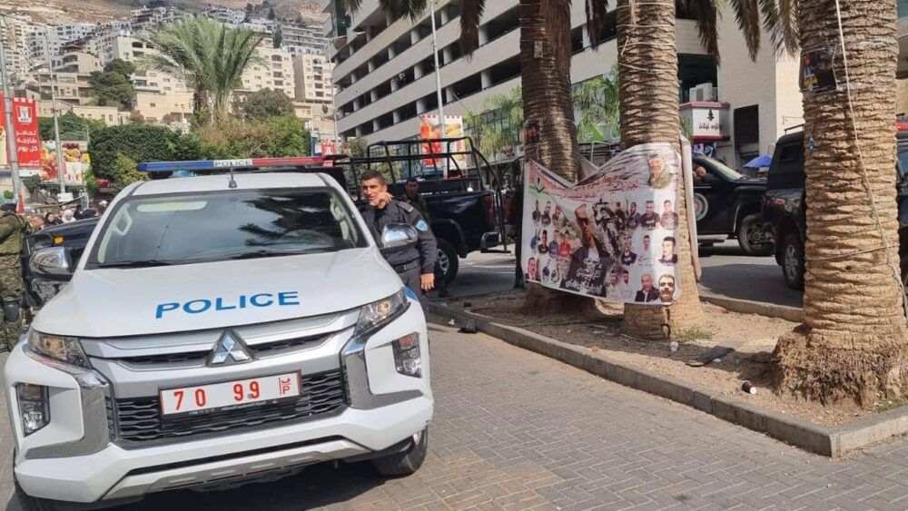 الشرطة والأجهزة الأمنية تنفذ مسحاً هندسياً لحوش العطعوط بحثاً عن مخلفات الاحتلال في نابلس