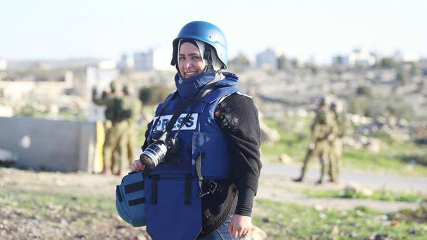 منتدى الإعلاميين يدين سحب جائزة "كورت شورك"من صحفية فلسطينية