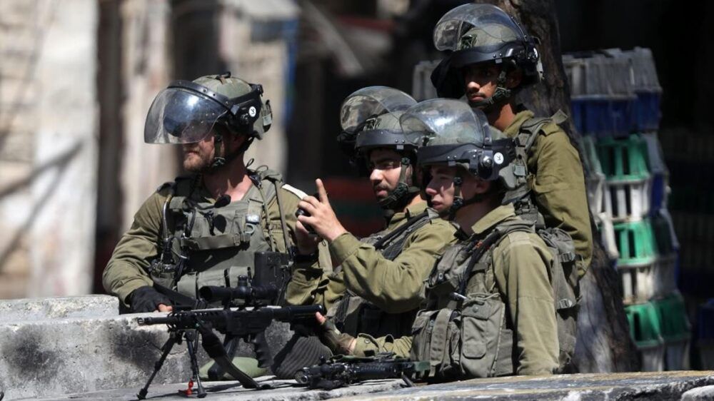 الاحتلال يحاصر منزلا في دير الحطب شرق نابلس