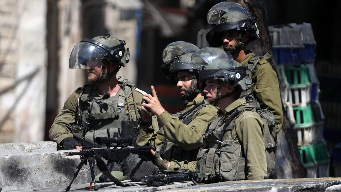 الاحتلال يحاصر منزلا في دير الحطب شرق نابلس