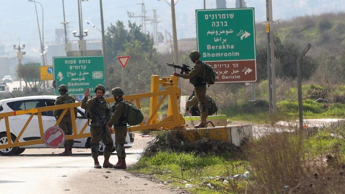 إصابة خطيرة لجندي إسرائيلي في عملية إطلاق نار قرب نابلس