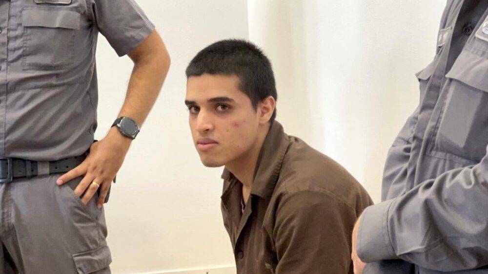 عام على عزل الأسير أحمد مناصرة في ظروف صحية صعبة