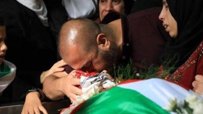 تشييع جثمان الفتى محمد نوري في مدينة البيرة