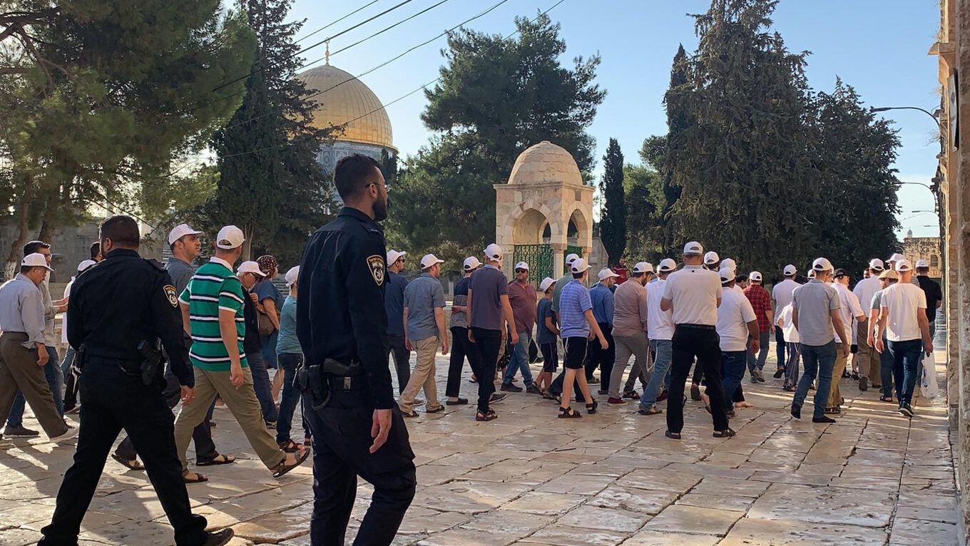 عشرات المستوطنين يقتحمون "الأقصى"