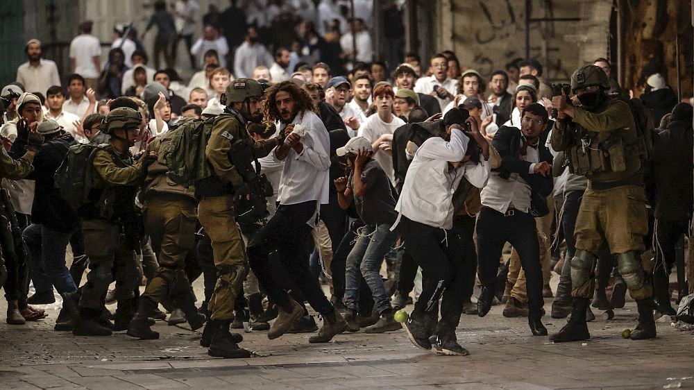 سبت سارة ترويج لفكرة أقدمية الوجود اليهودي في الخليل