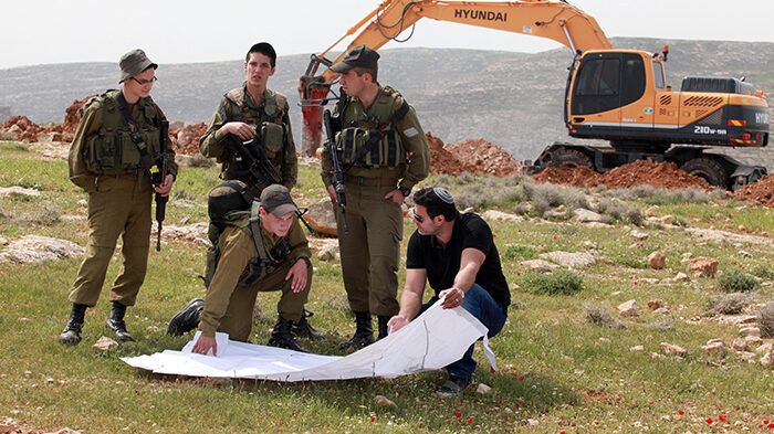 اعتداء على شقيقين.. مستوطنون يشقون طريقًا استيطانيًا جديدًا بالخليل