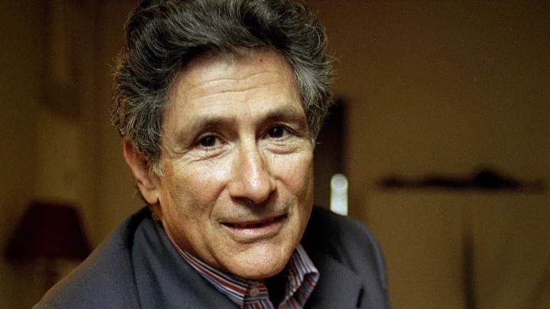 ما بين العالِم والعالِمة