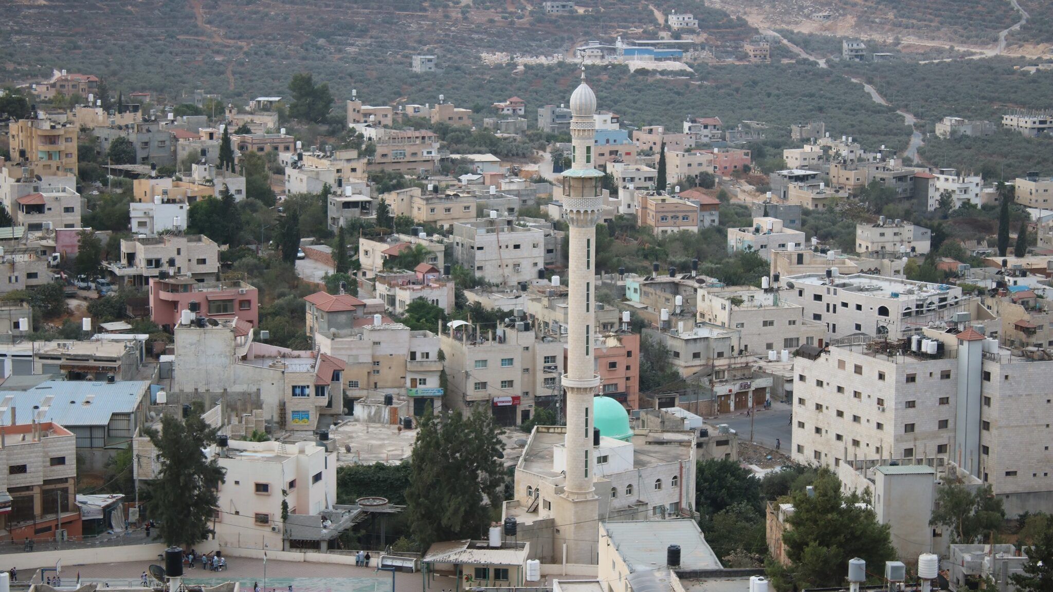 بلدية بيتا: عدم السماح للمواطنين ببيع الأراضي أو تأجيرها دون موافقة رسمية من البلدية