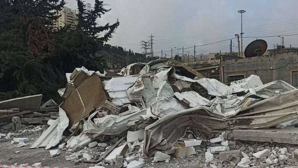 الاحتلال يهدم مخبزا في مخيم شعفاط