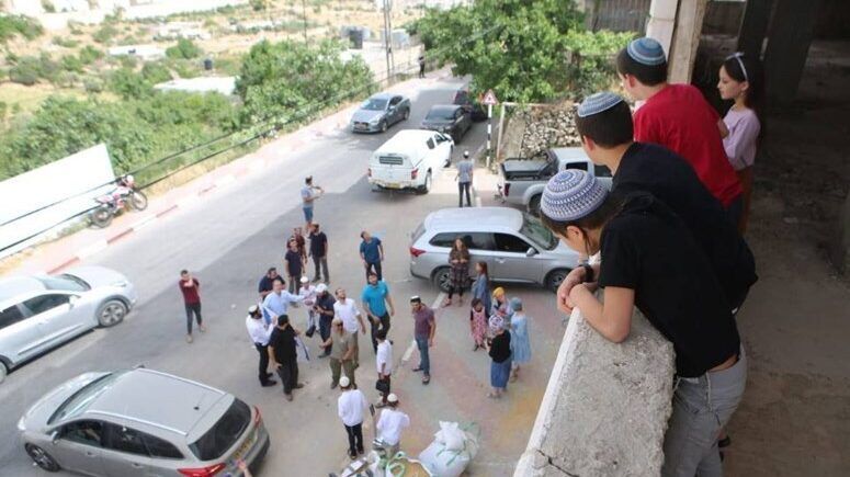 وحدات استيطانية جديدة في قلب الخليل وتصاعد اعتداءات المستوطنين