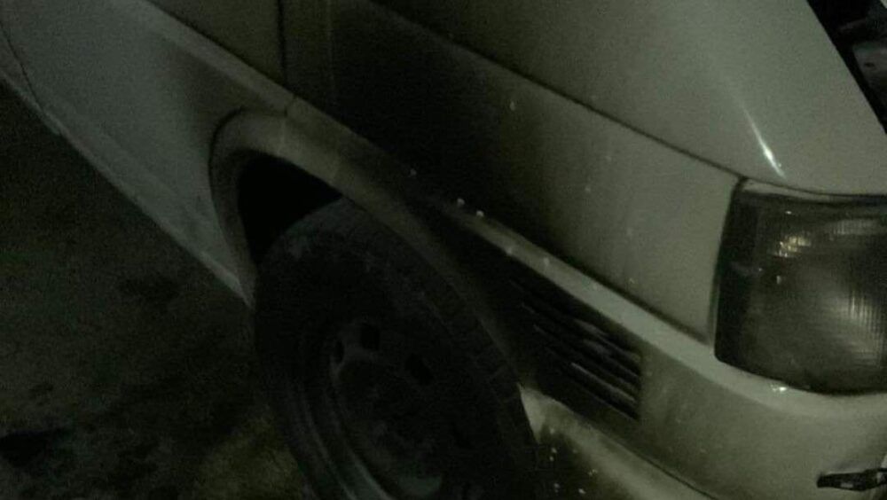 مستوطنون يحرقون ثلاث مركبات في بورين وعوريف جنوب نابلس