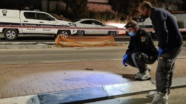 بعد مقتل أب وابنه الرضيع بالناصرة.. قتيل وإصابة خطيرة بجريمة إطلاق نار في رهط بالنقب