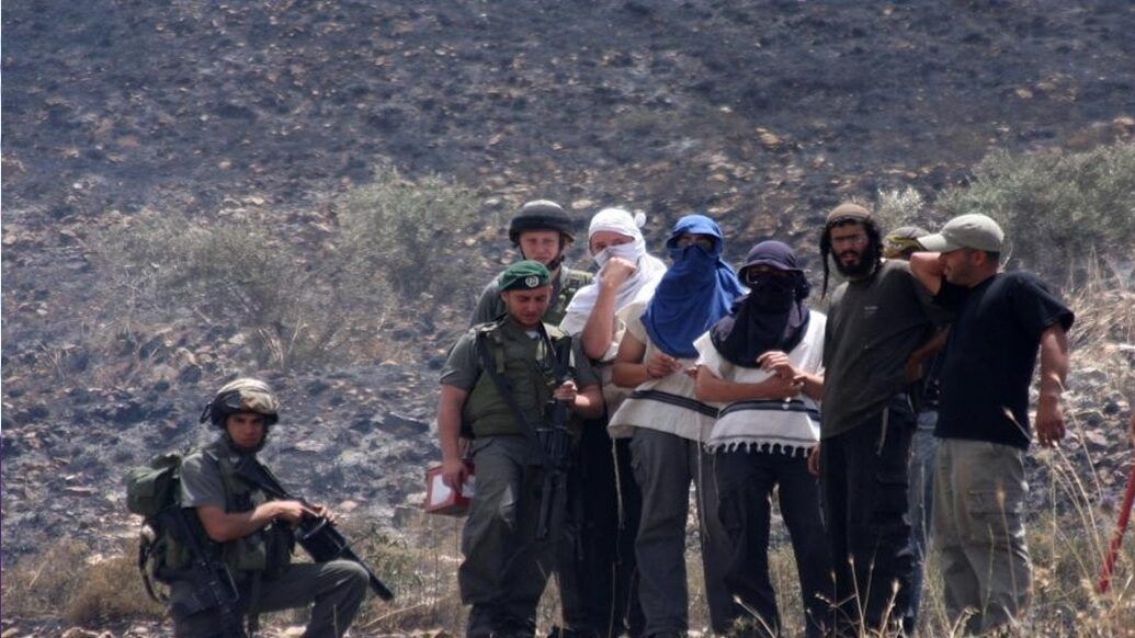 مستوطنون يمددون خط مياه لحظيرة أقاموها بالأغوار الشمالية