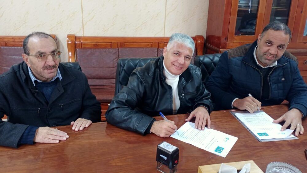 بلدية بيتا وشركة الزيتونة توقعان اتفاق تمديد شبكة "الفايبر"