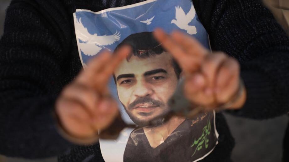 في بيت مقاتل شجاع..